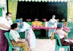 ကိုဗစ် - ၁၉ ကို အတူတကွ တွန်းလှန်ကာကွယ်ကြသူများ