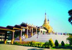 အစိမ်းရောင်လွင်ပြင် ဗန်းမော်ရင်ခွင်(၁)